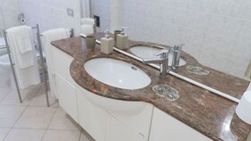 Suite & Apartment