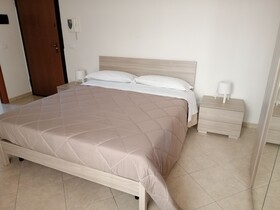 Suite & Apartment