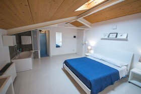 Suite & Apartment