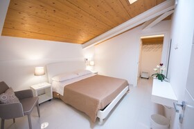Suite & Apartment
