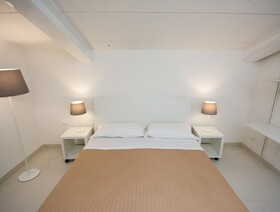 Suite & Apartment