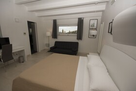 Suite & Apartment