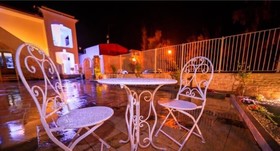 Suberito Rooms & Bar