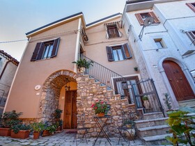 La Finestra Sui Cento Portali