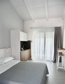 Seaside & Nature Midenza Retreat