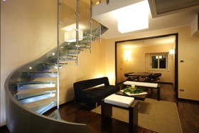 E' Hotel