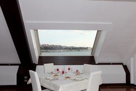 E' Hotel