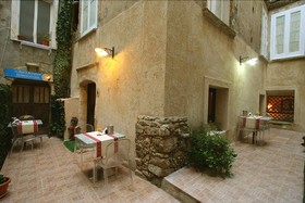 B&B Donnaciccina Accomodation