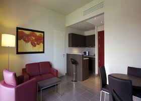 Inn Naples Airport