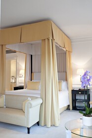 J.K. Place Capri