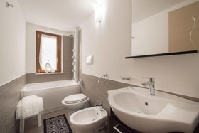 Residence Blue Pearl