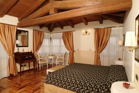 Villa Policreti