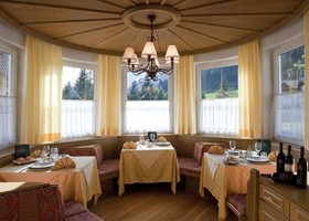 Hotel Alaska