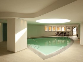 Hotel Alaska