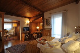 Eight Cortina