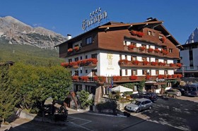 Eight Cortina