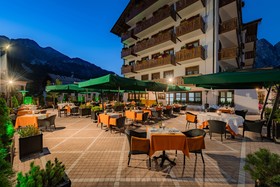 Hotel Bellevue Cortina