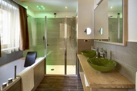 Residence Color Home Suite Apartments