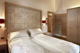 Residence Color Home Suite Apartments