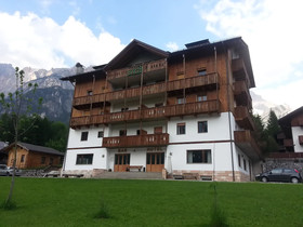 Hotel Oasi