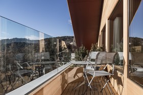 La Paula Apartments & Suites
