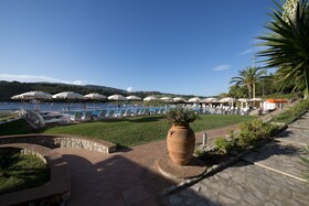 Cala di Mola Hotel