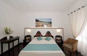 Cala di Mola Hotel