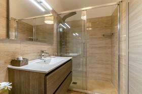 051 Suites