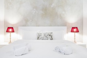 GetTheKey San Vitale Apartment