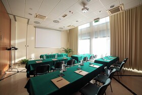 Phi Hotel Emilia