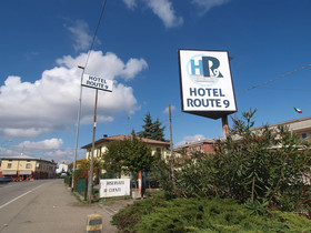 Hotel Route 9