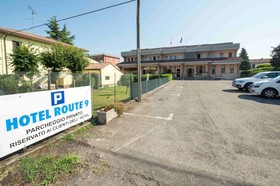 Hotel Route 9