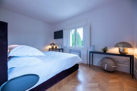 Villa Monty Banks