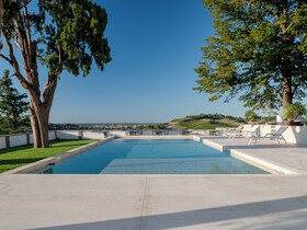 Villa Monty Banks