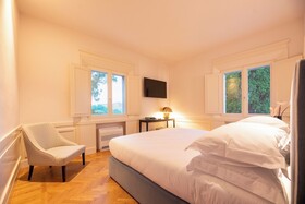 Villa Monty Banks