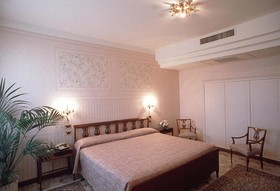 Astra Hotel