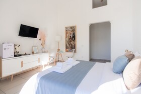 Naro Suites And Rooms