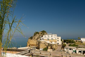 Naro Suites And Rooms