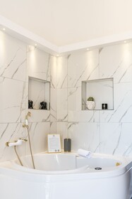 Naro Suites And Rooms