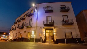 Naro Suites And Rooms