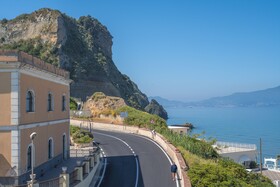 Naro Suites And Rooms