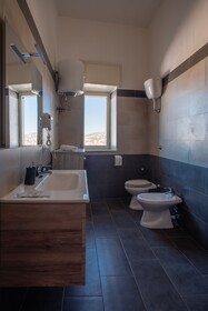 Naro Suites And Rooms