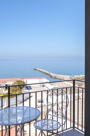 Naro Suites And Rooms