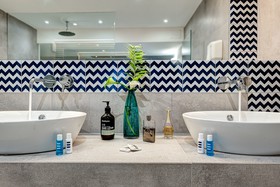 Blue-Wave Experience Resort