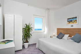 Blue-Wave Experience Resort