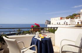 Punta Campanella Resort & Spa