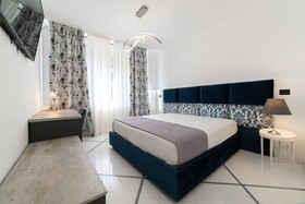 Apartments Hotel Real Suite Napoli Chiaia Mergellina