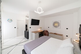 Apartments Hotel Real Suite Napoli Chiaia Mergellina