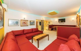 B&B Mitilini Central Station