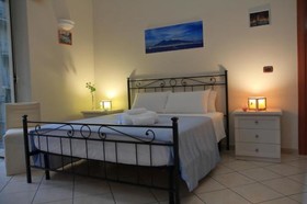 B&B Mitilini Central Station